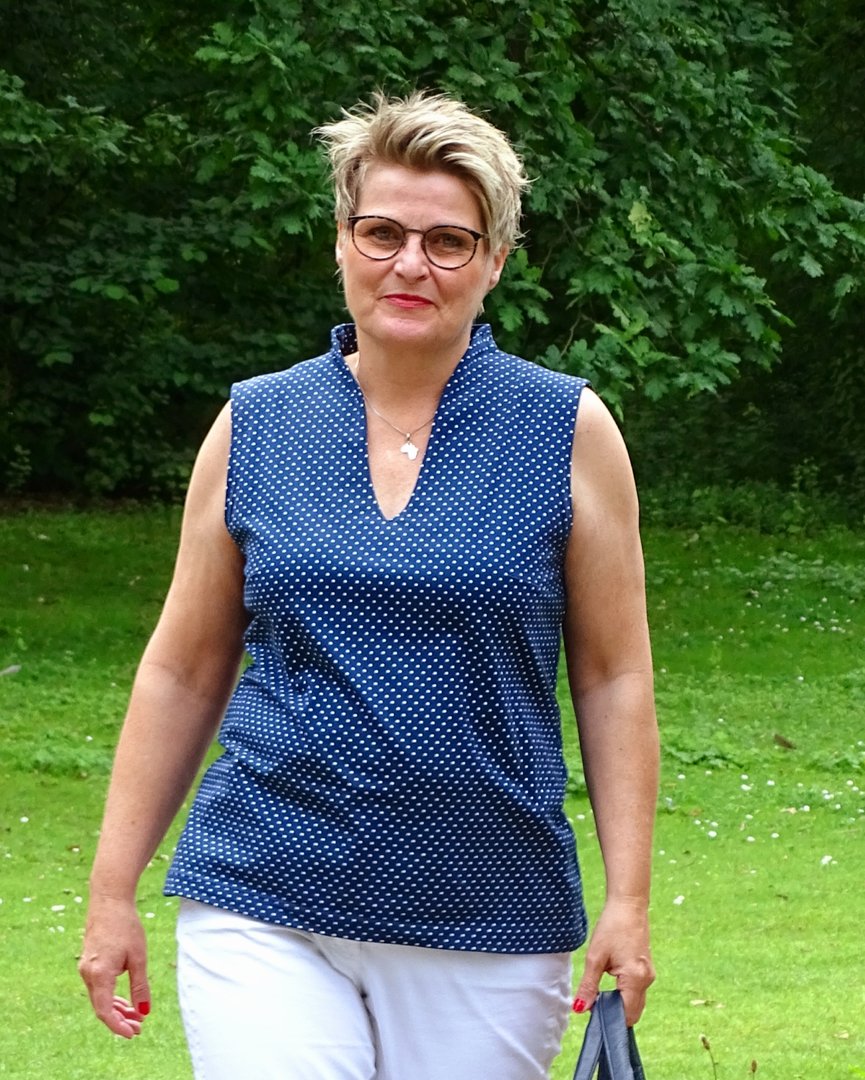 Designbeispiel: lillesol women No.44 Kleid & Shirt Miaflora