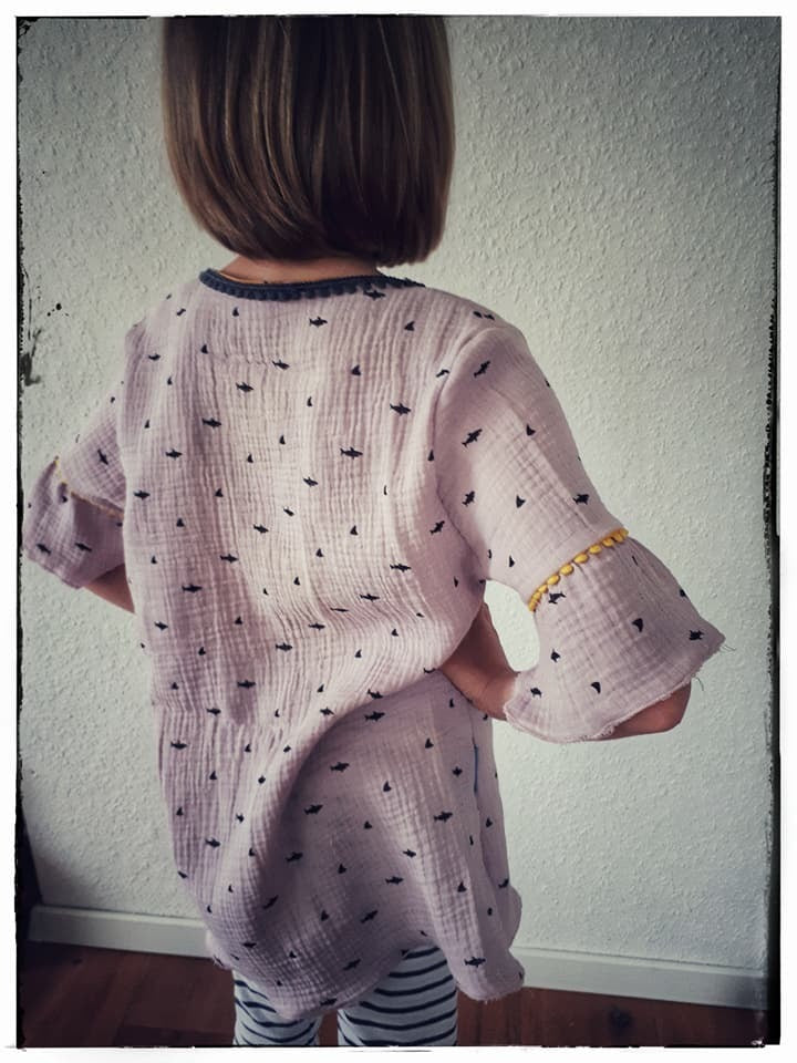 Ebook / Schnittmuster lillesol basics No.61 Volant-Bluse * mit Video-Nähanleitung *