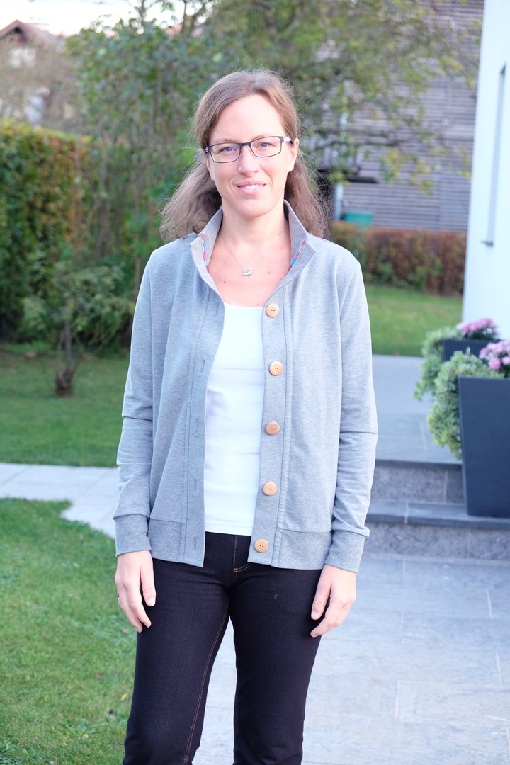 Designbeispiel: lillesol women No.68 Cardigan "Viga" mit Video-Nähanleitung