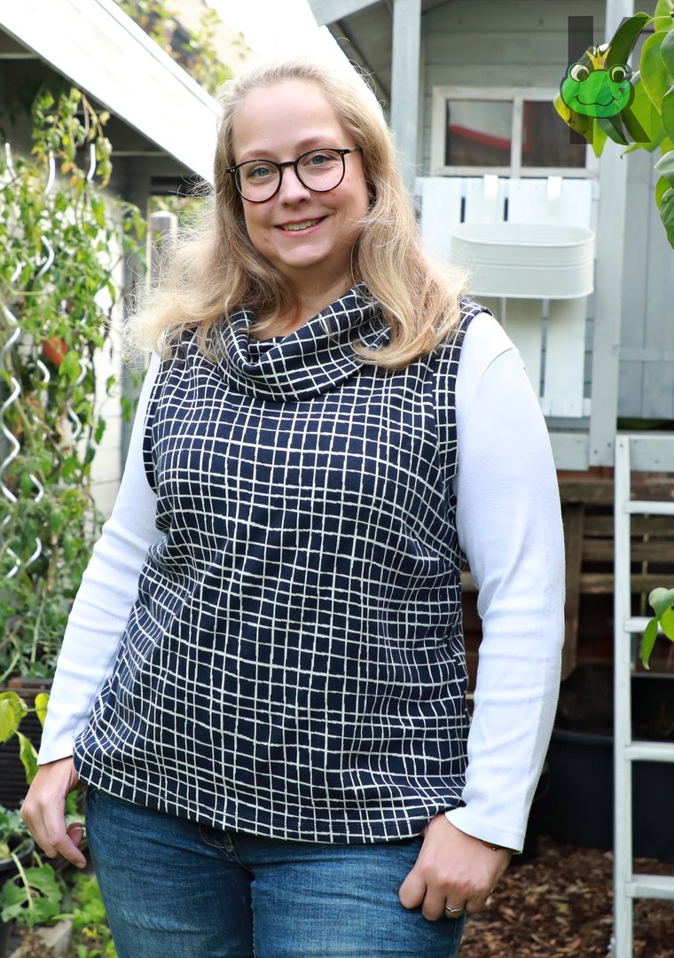 Designbeispiel: lillesol women No.67 Pullunder & Kleid "Tira"