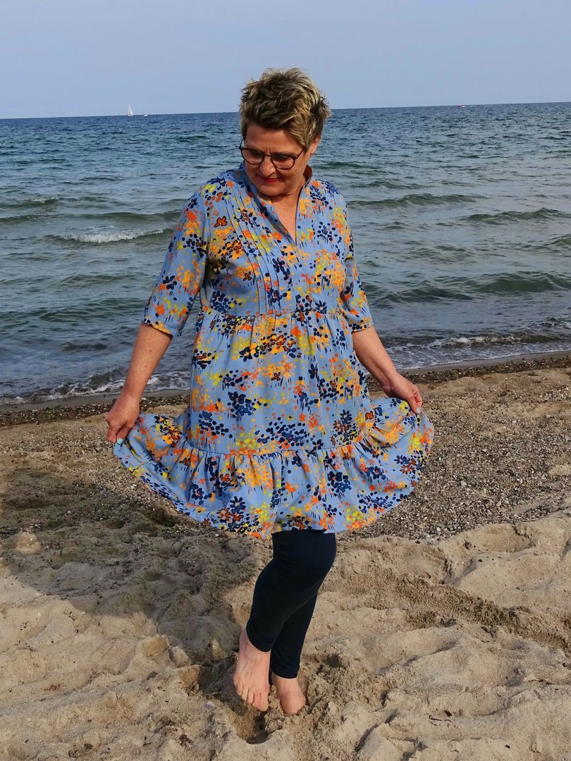 Designbeispiel: lillesol women No.64 Biesen-Kleid "Laurelia"
