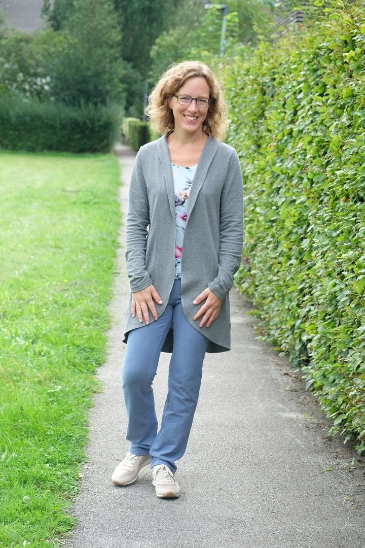 Designbeispiel: lillesol women No.46 LongCardigan mit Schalkragen