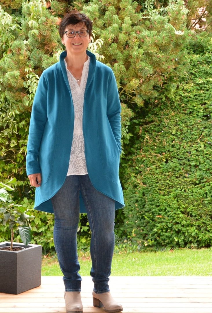 Designbeispiel: lillesol women No.46 LongCardigan mit Schalkragen