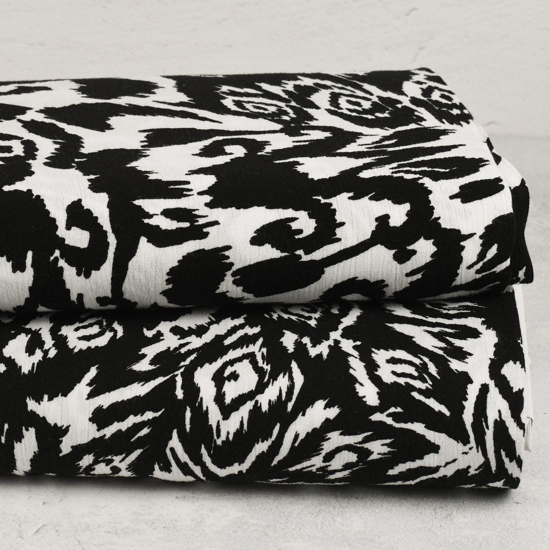 Viskose crinkle floral - black&white *Videovorstellung*