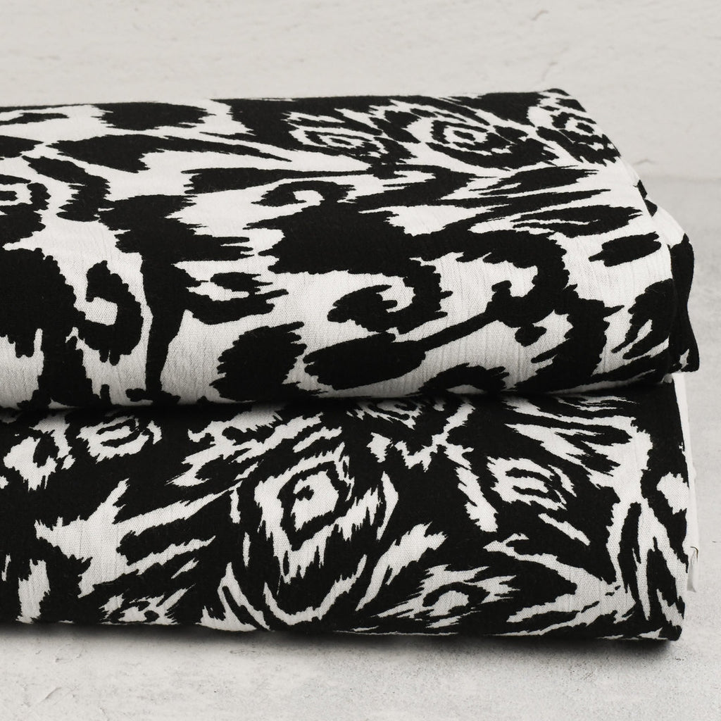 Viskose crinkle graphic - black&white *Videovorstellung*