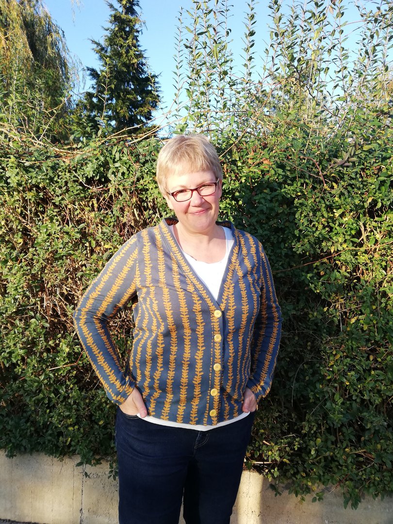 Designbeispiel: lillesol women No.59 Basic-Strickjacke