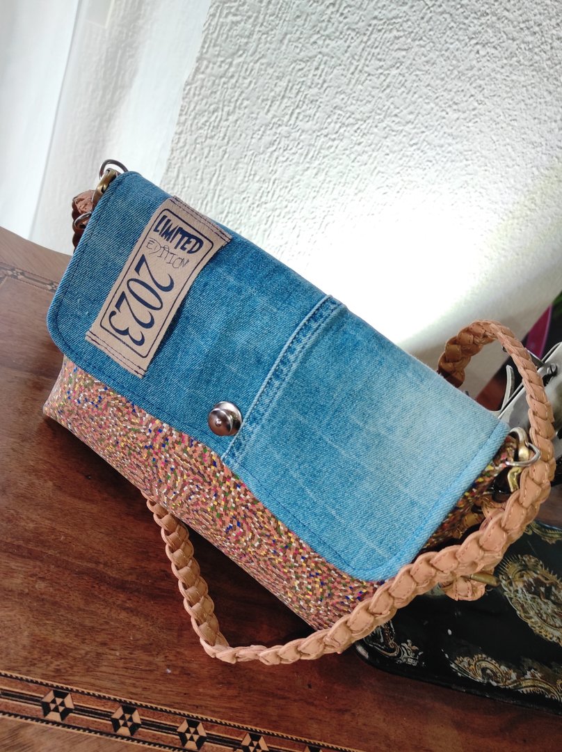 Designbeispiel: Handtasche "Coveta"