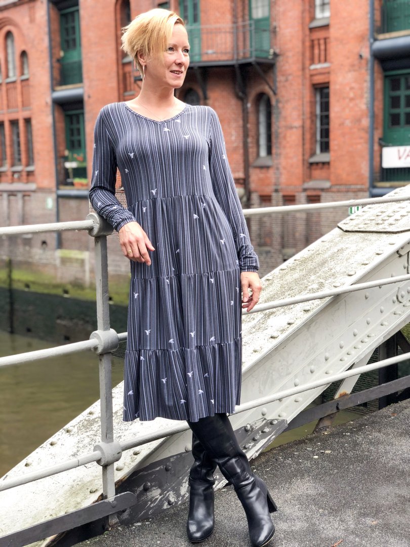 Designbeispiel: lillesol women No.50 Stufenkleid (Jersey)