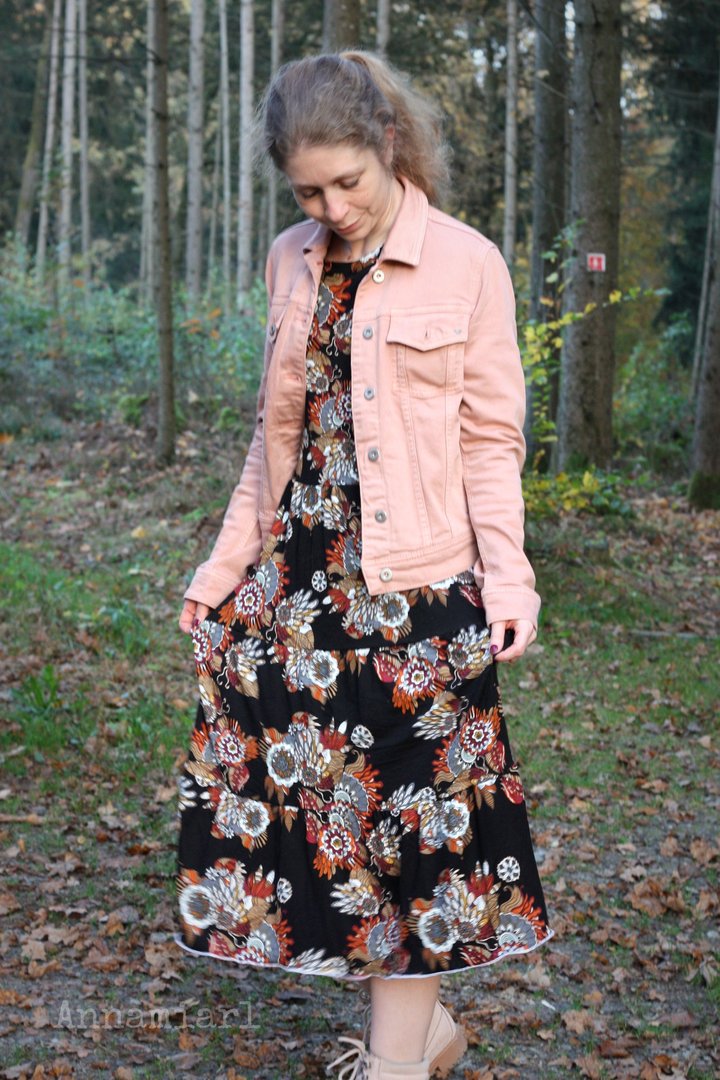 Designbeispiel: lillesol women No.50 Stufenkleid (Jersey)