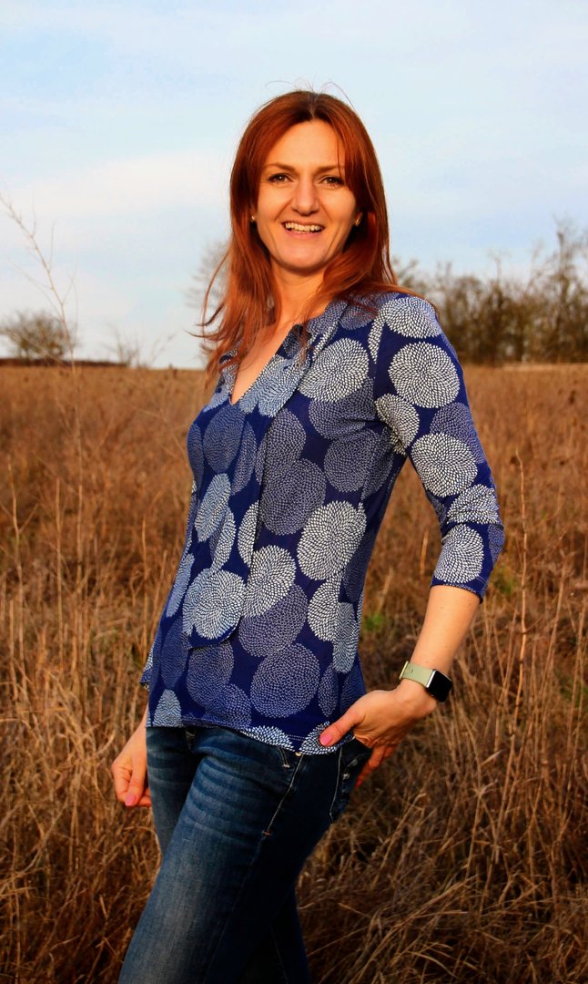 Designbeispiel: lillesol women No.69 Schluppenkleid & Shirt "Cinta"