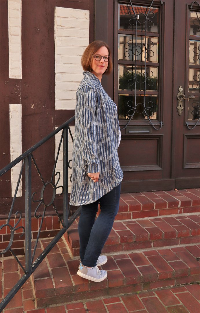 Designbeispiel: lillesol women No.46 LongCardigan Schalkragen