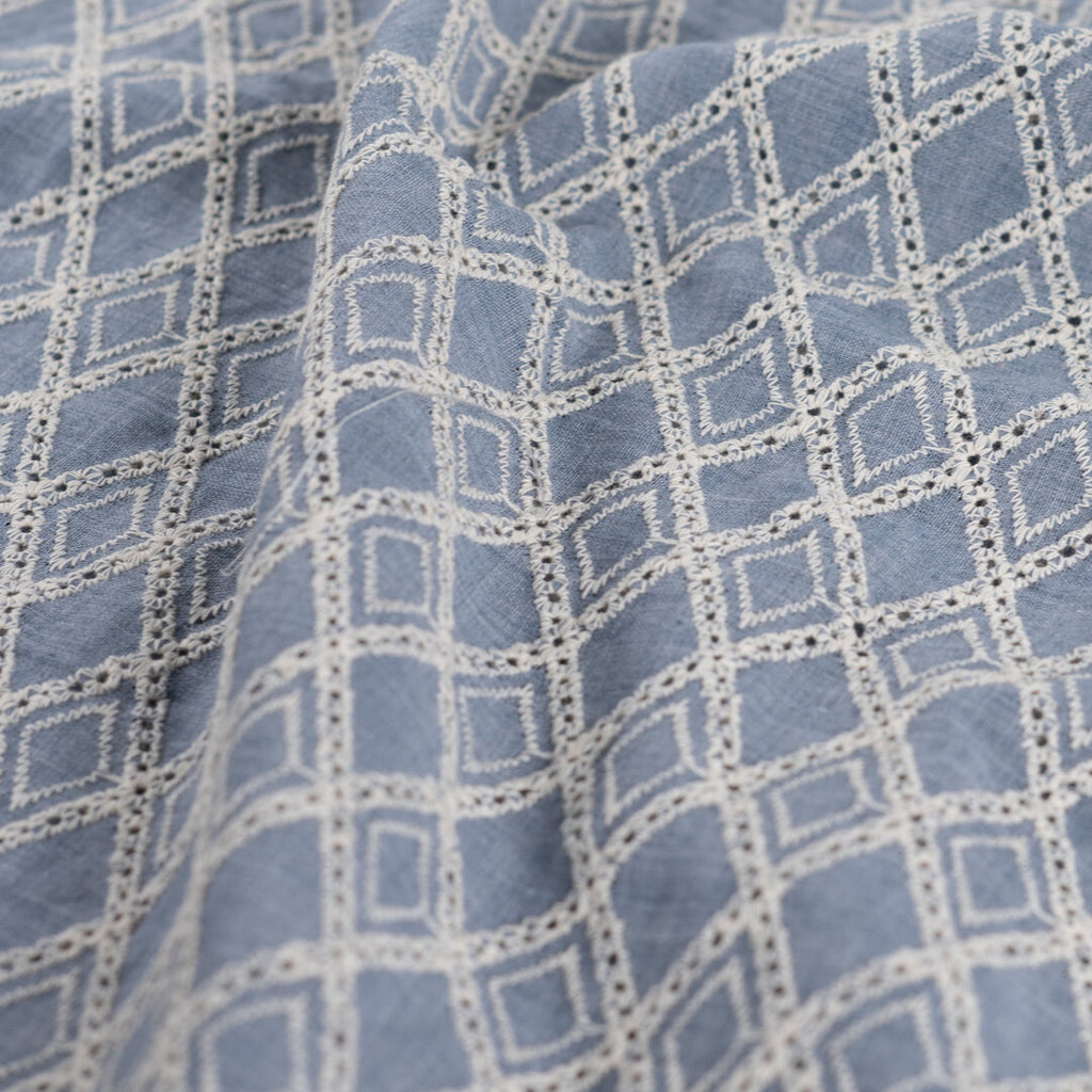 Baumwoll-Voile mit Ornament-Stickerei - denim