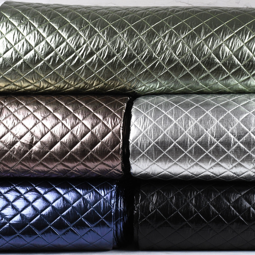 Wattierter Steppstoff "metallic" mit Plüsch - oliv *Videovorstellung*