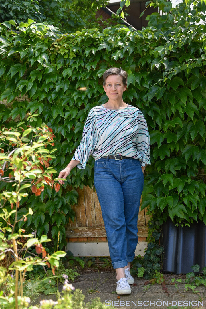 Designbeispiel: lillesol women No.105 Fledermausbluse "Malaga"
