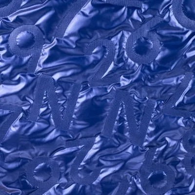 Wattierter Jackenstoff Alphabet "geprägt" - royalblau *Videovorstellung*