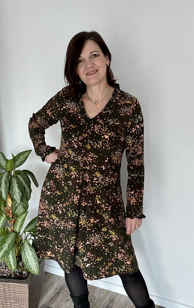 Designbeispiel: lillesol women No.60 Kleid "Magnolia" mit Video-Nähanleitung