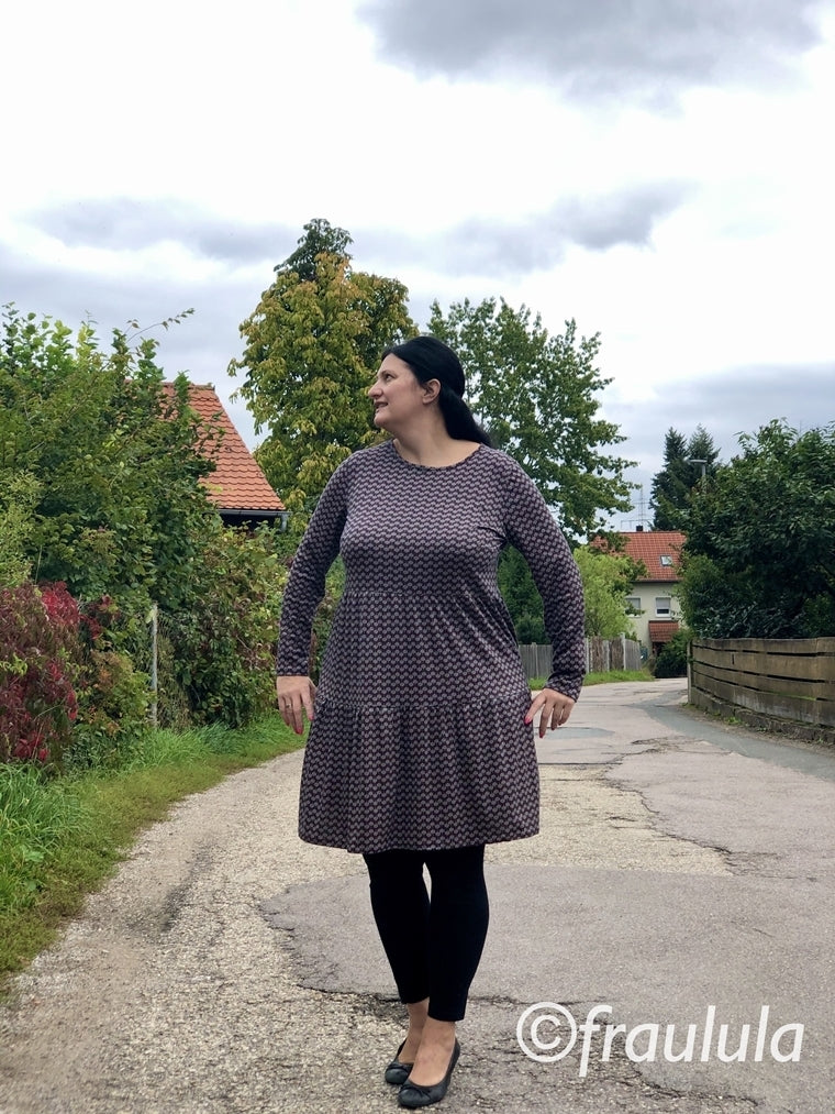 Designbeispiel: lillesol women No.50 Stufenkleid (Jersey)