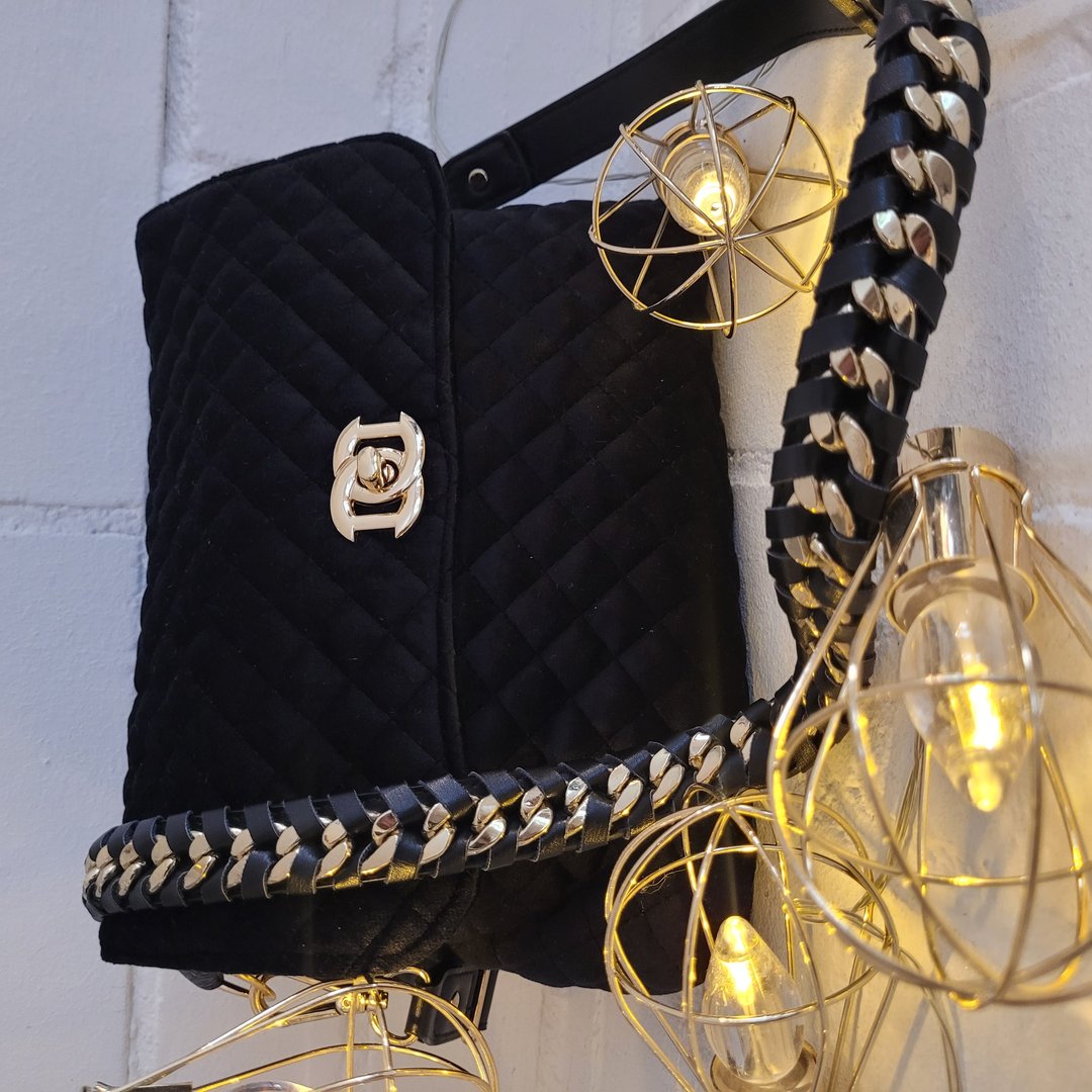 Designbeispiel: Handtasche "Coveta"