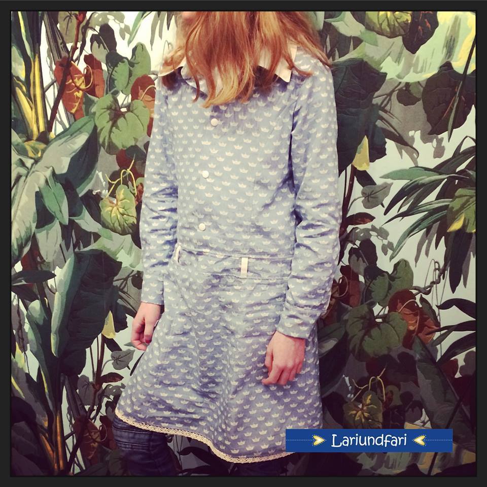 Designbeispiel: lillesol stars No.15 Jeanskleid