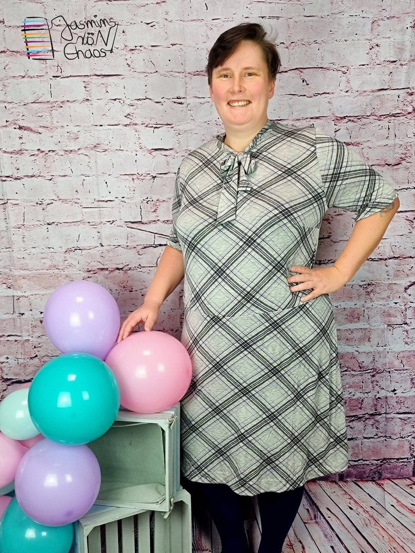 Designbeispiel: lillesol women No.69 Schluppenkleid & Shirt "Cinta"