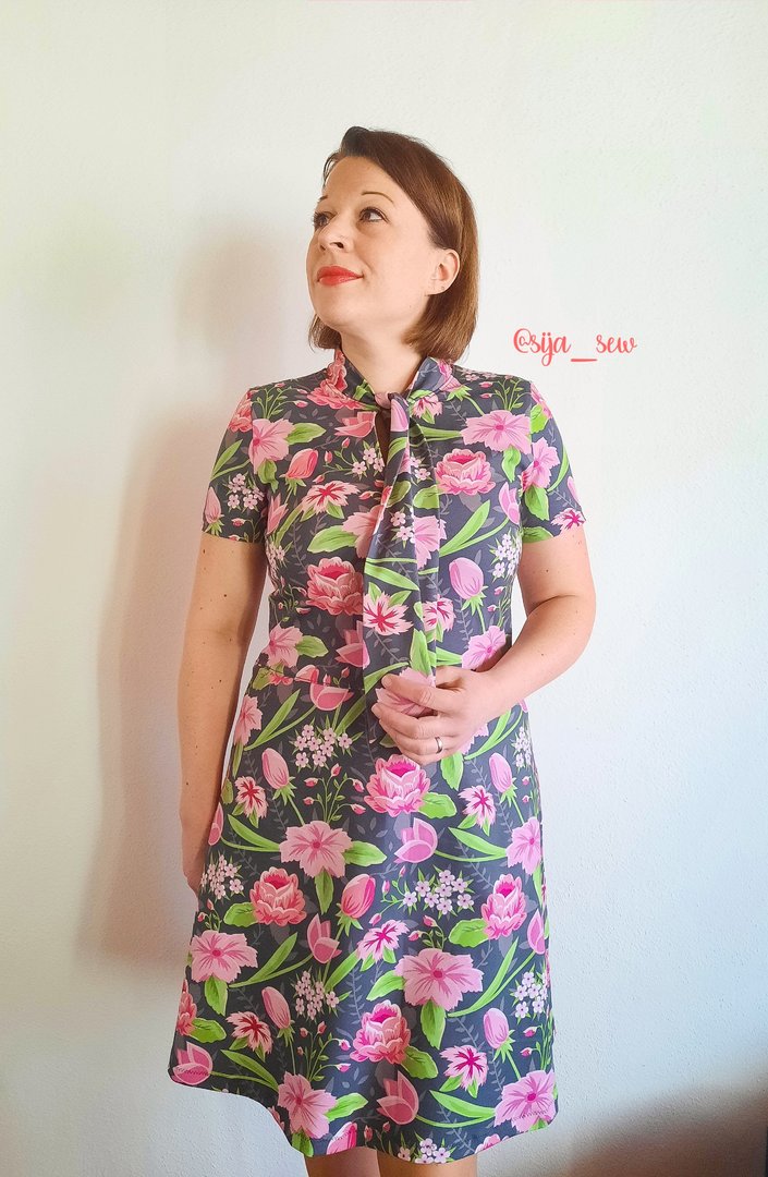 Designbeispiel: lillesol women No.69 Schluppenkleid & Shirt "Cinta"