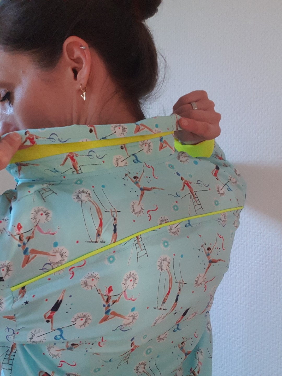 Designbeispiel: lillesol women No.70 Blusenshirt & Kleid "Kaia" mit Video-Nähanleitung