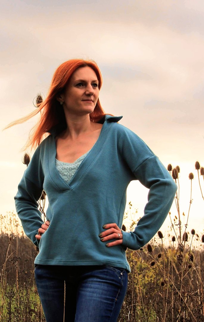 Designbeispiel: lillesol women No.76 Pullover mit Kragen "Vinta"