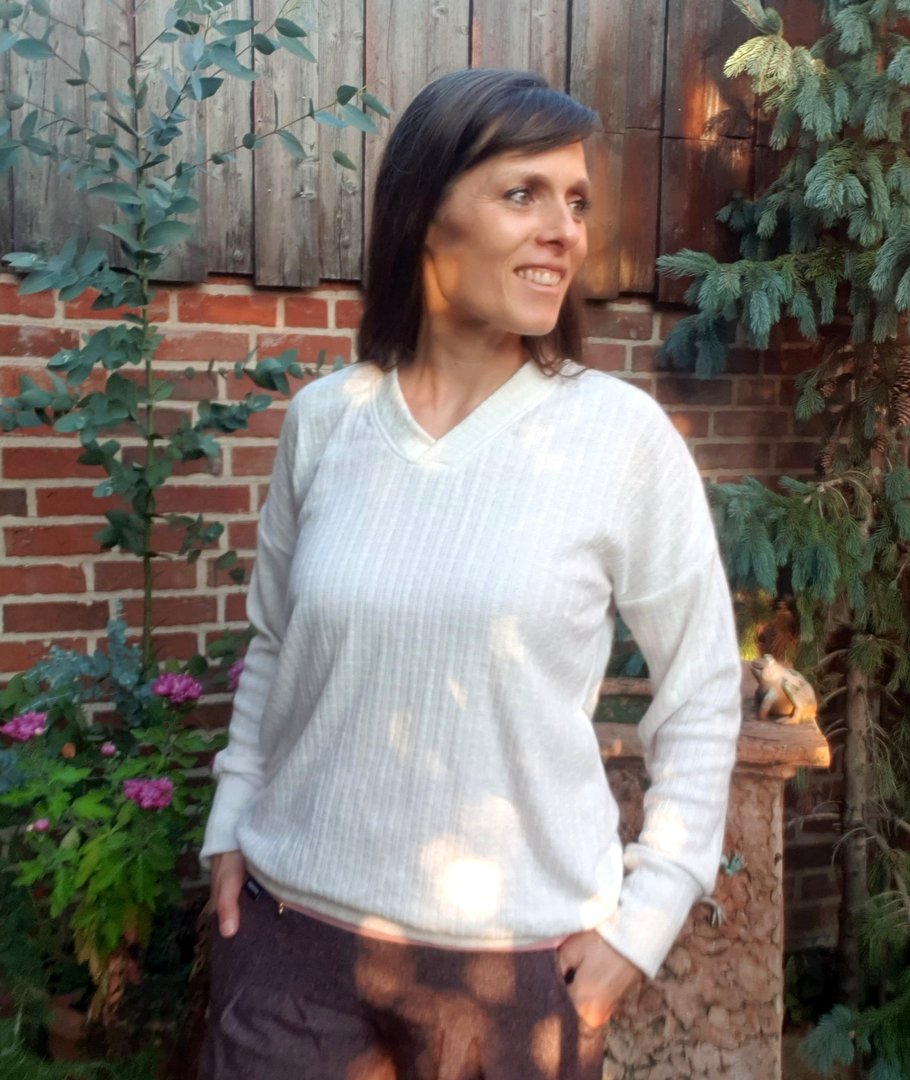 Designbeispiel: lillesol women No.76 Pullover mit Kragen "Vinta"