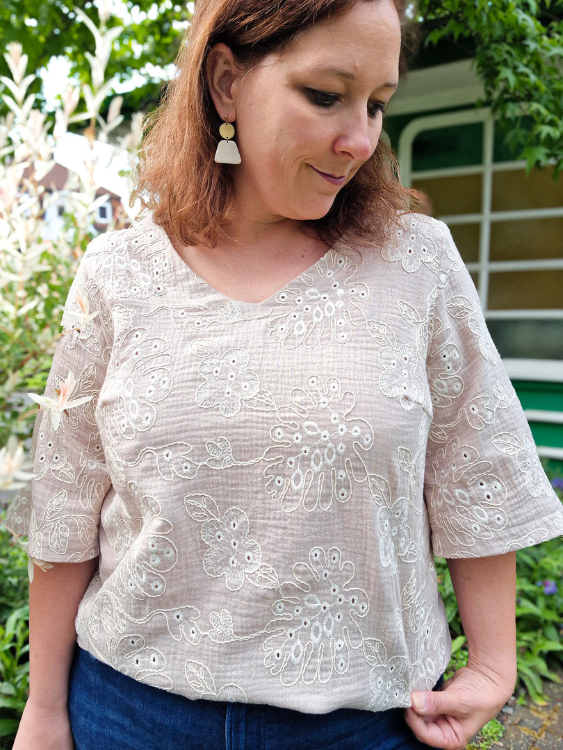 Designbeispiel: lillesol women No.90 Bluse "Eloisa" mit Video-Nähanleitung
