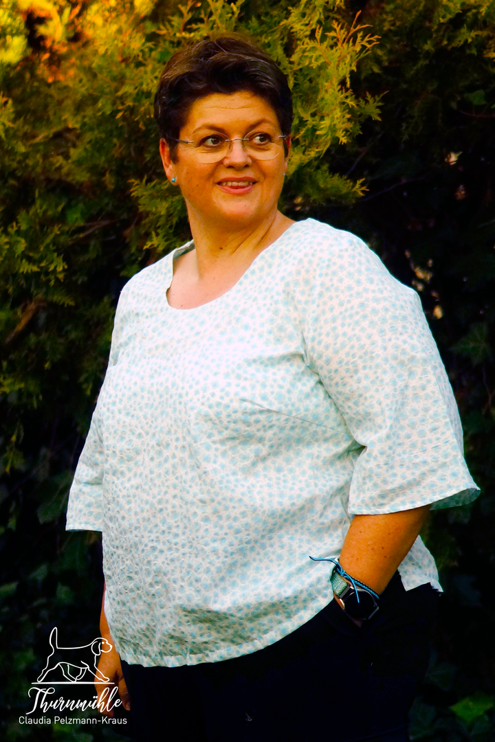Designbeispiel: lillesol women No.90 Bluse "Eloisa" mit Video-Nähanleitung