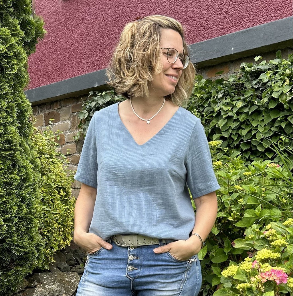 Designbeispiel: lillesol women No.90 Bluse "Eloisa" mit Video-Nähanleitung