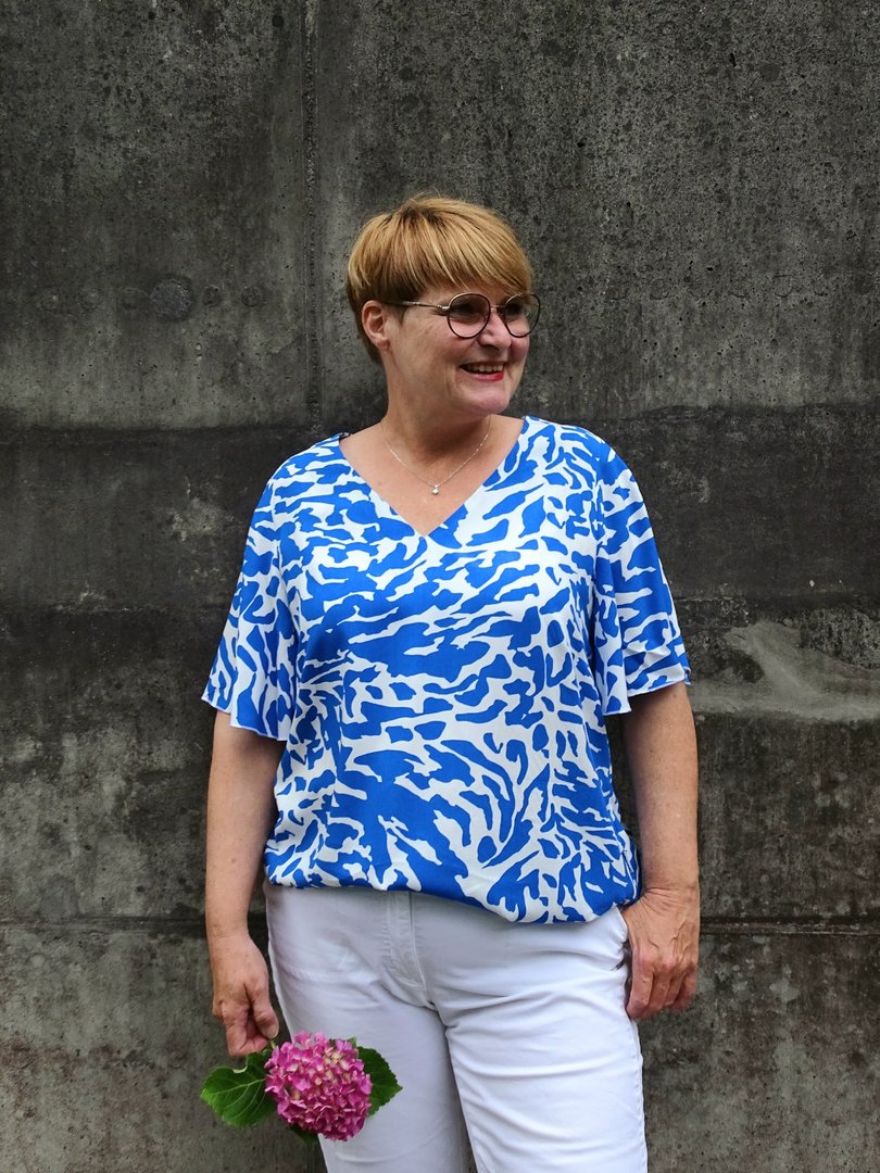 Designbeispiel: lillesol women No.90 Bluse "Eloisa" mit Video-Nähanleitung