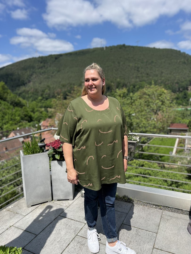 Designbeispiel: lillesol women No.90 Bluse "Eloisa"