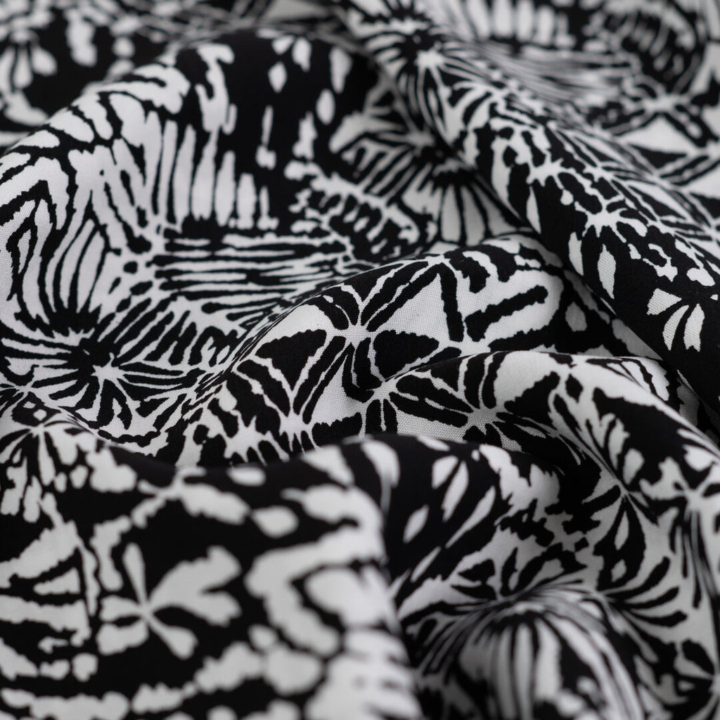 Viskose Popeline - weiß/schwarz abstract