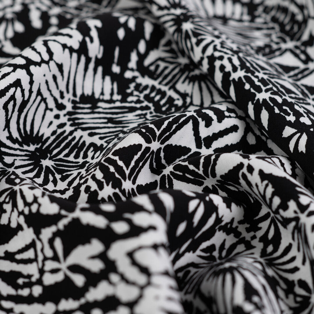 Viskose Popeline - weiß/schwarz abstract